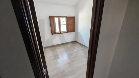 Moradia T2 para Venda em Barbacena e Vila Fernando