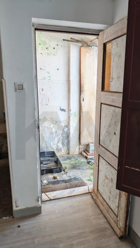 Moradia T2 para Venda em Barbacena e Vila Fernando
