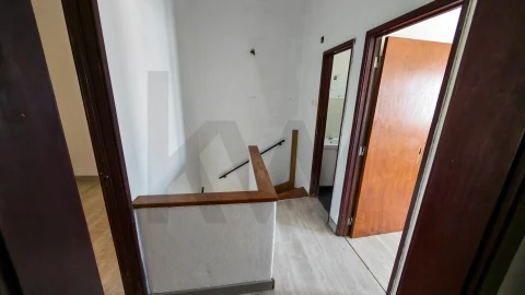 Moradia T2 para Venda em Barbacena e Vila Fernando