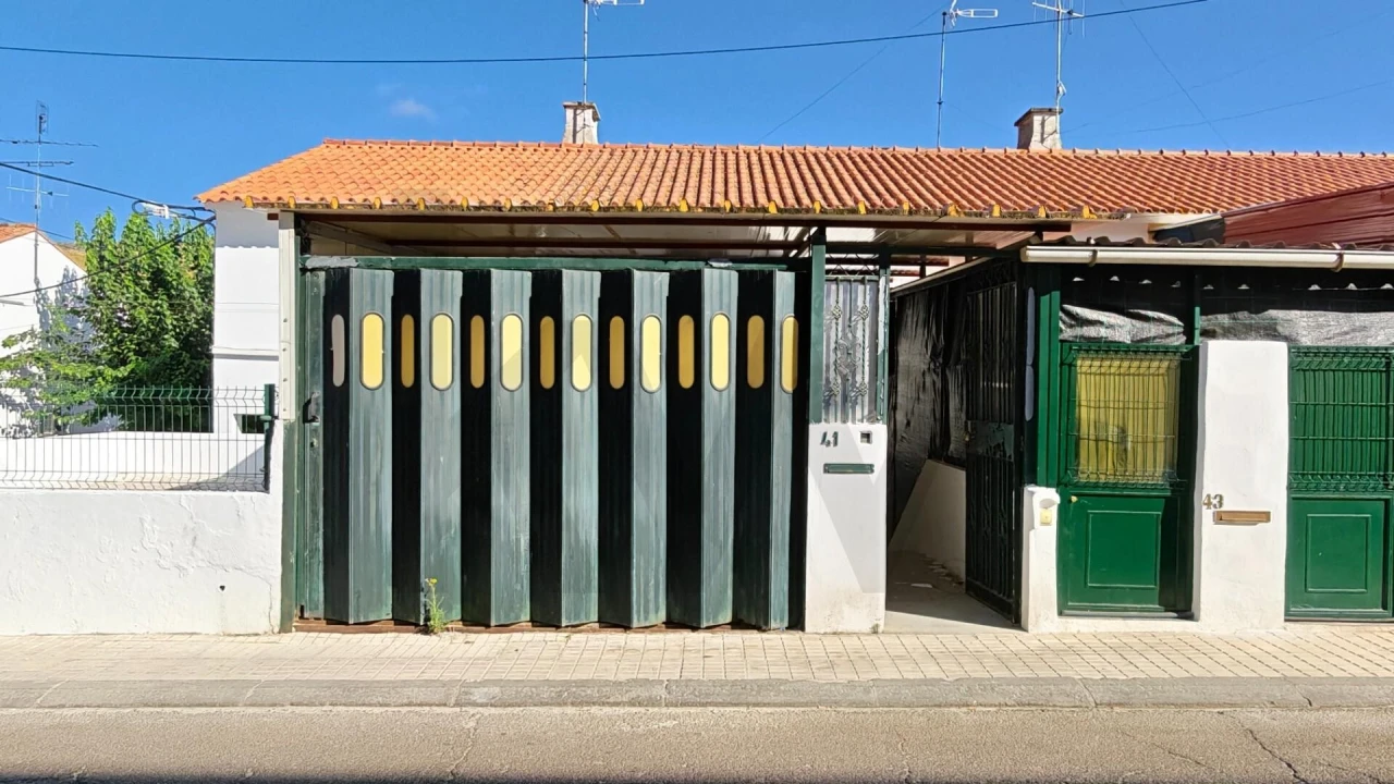 Moradia T2 para Venda em Barbacena e Vila Fernando Foto 1