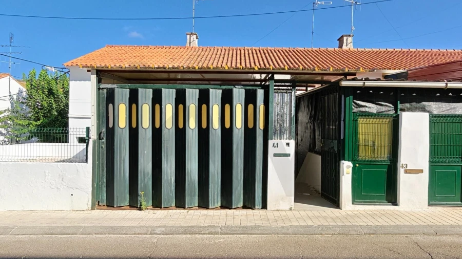 Moradia T2 para Venda em Barbacena e Vila Fernando