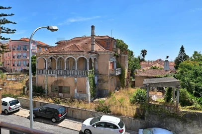 Moradia T2 para Venda em Algés, Linda-A-Velha e Cruz Quebrada-Dafundo