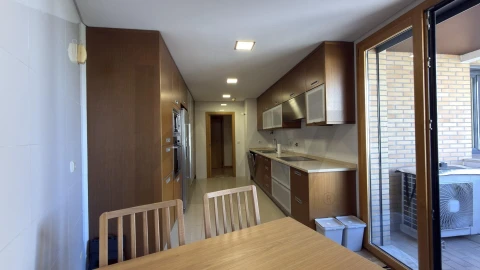 Apartamento T3 para Arrendamento em Loures