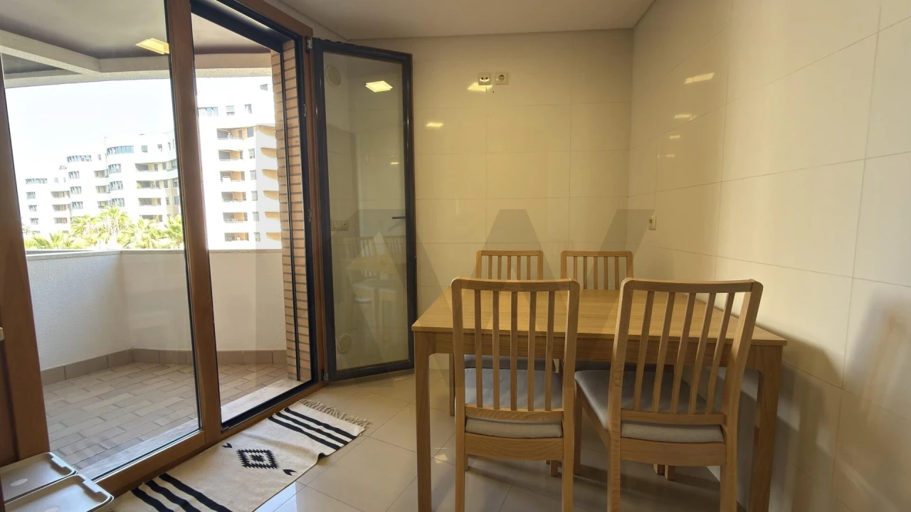 Apartamento T3 para Arrendamento em Loures Foto 7