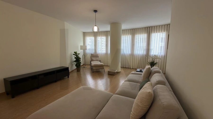 Apartamento T3 para Arrendamento em Loures Foto 2