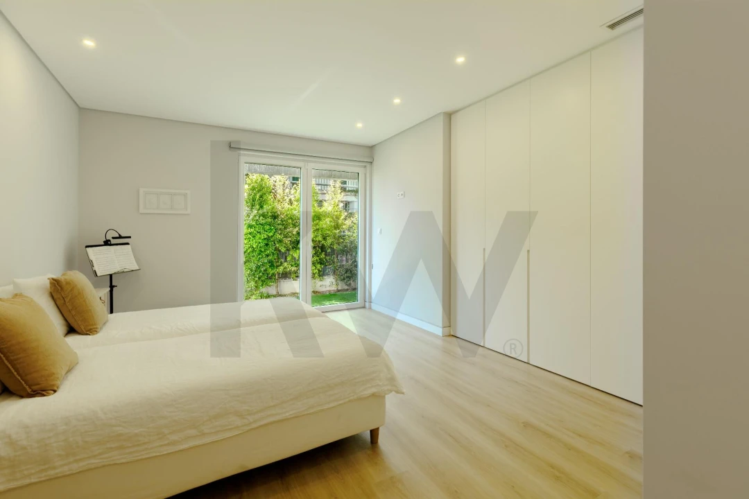 Apartamento T4 para Venda em Carcavelos e Parede Foto 16