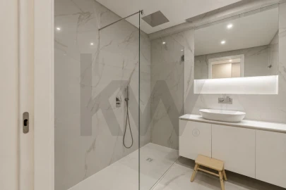 Apartamento T4 para Venda em Carcavelos e Parede