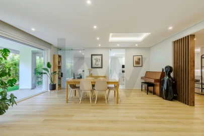 Apartamento T4 para Venda em Carcavelos e Parede