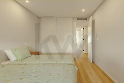 Apartamento T4 para Venda em Carcavelos e Parede