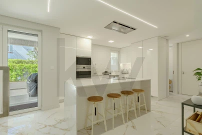Apartamento T4 para Venda em Carcavelos e Parede
