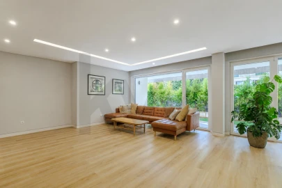 Apartamento T4 para Venda em Carcavelos e Parede