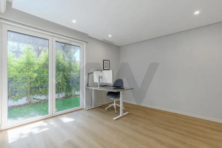 Apartamento T4 para Venda em Carcavelos e Parede Foto 33