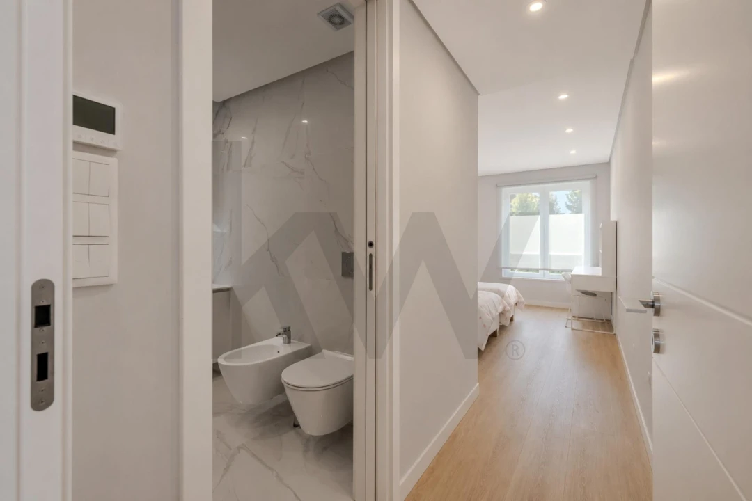 Apartamento T4 para Venda em Carcavelos e Parede Foto 23