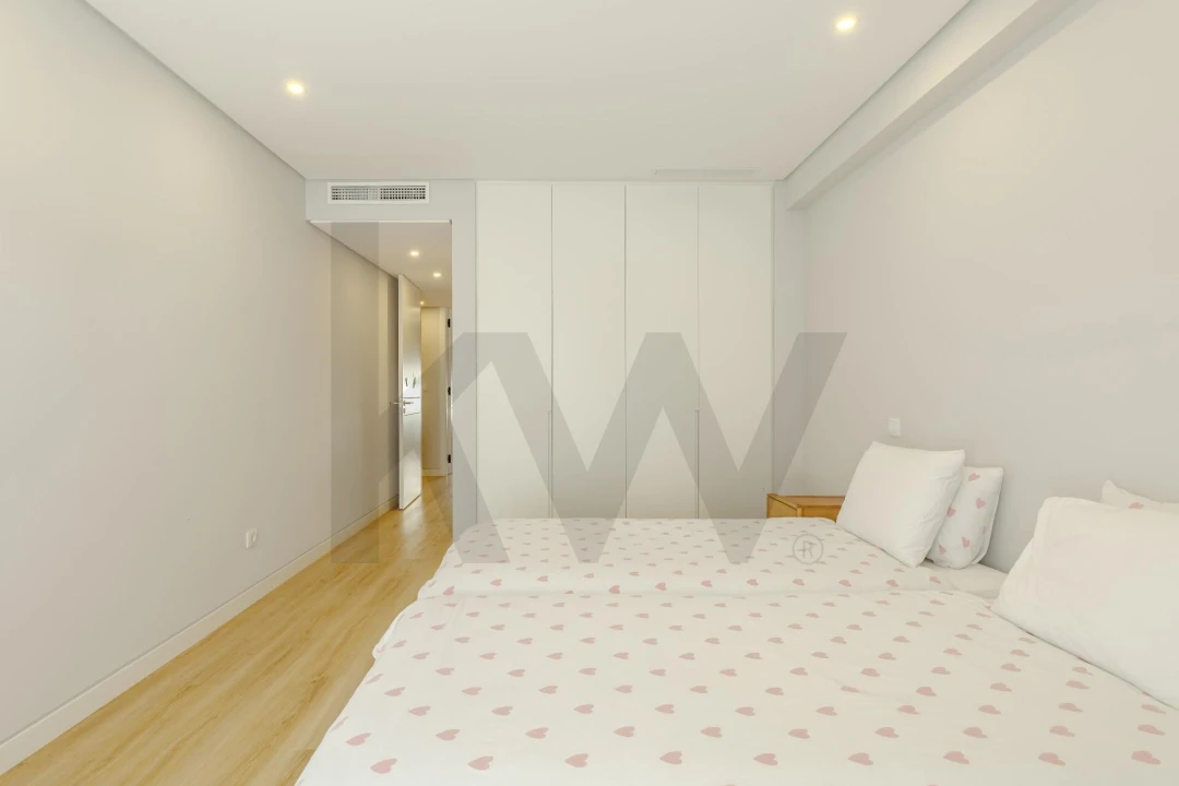Apartamento T4 para Venda em Carcavelos e Parede Foto 21