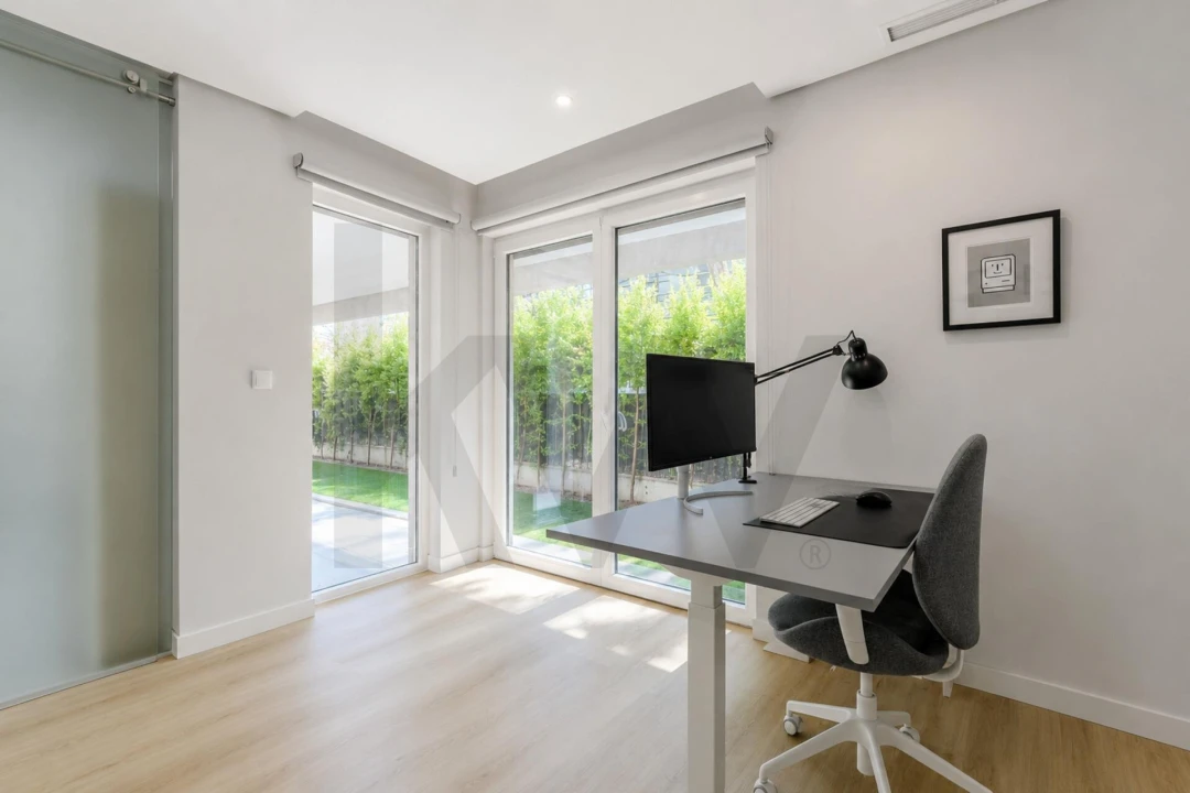 Apartamento T4 para Venda em Carcavelos e Parede Foto 34