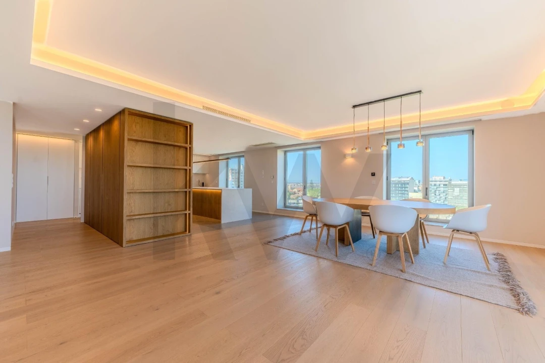 Apartamento T3 para Venda em Campolide Foto 6