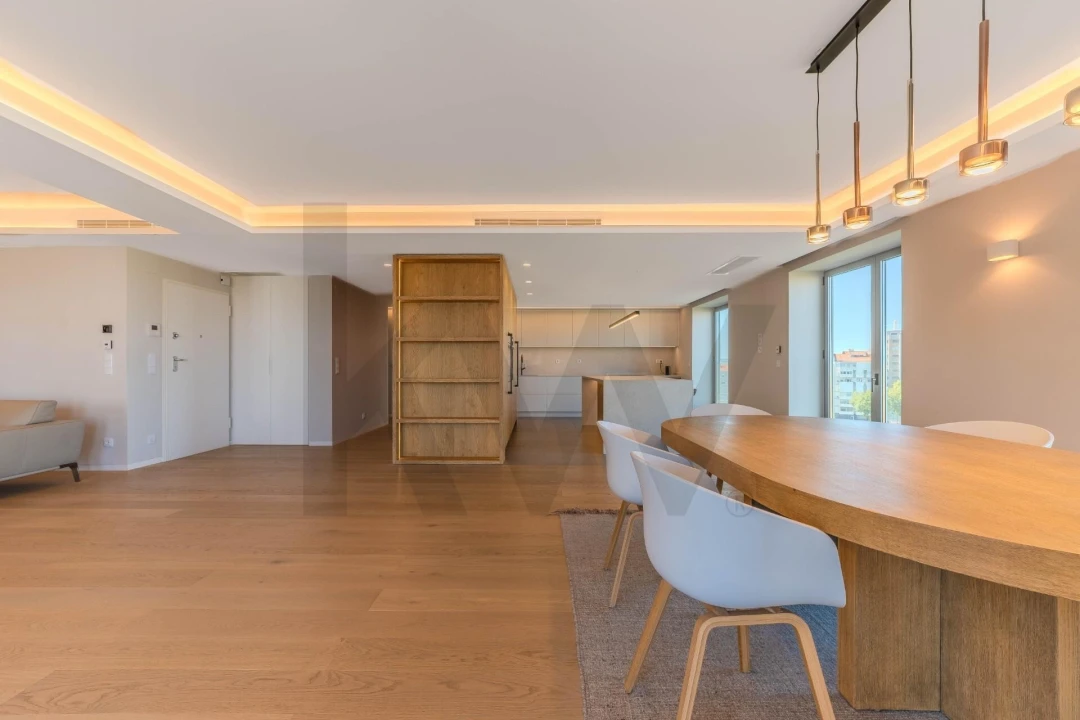 Apartamento T3 para Venda em Campolide Foto 8