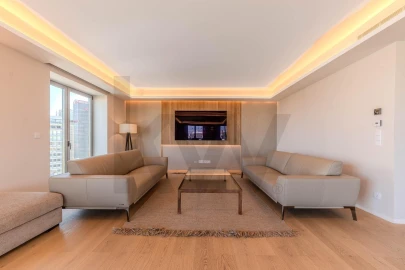 Apartamento T3 para Venda em Campolide