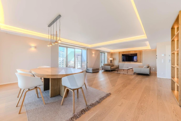 Apartamento T3 para Venda em Campolide Foto 5