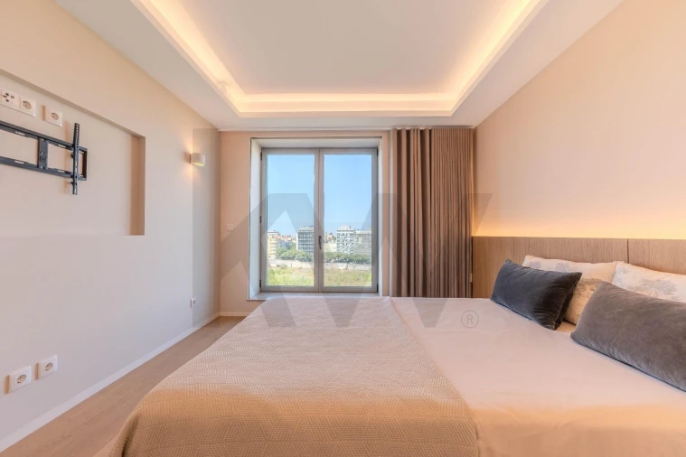 Apartamento T3 para Venda em Campolide Foto 24