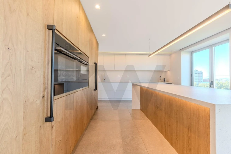 Apartamento T3 para Venda em Campolide Foto 13