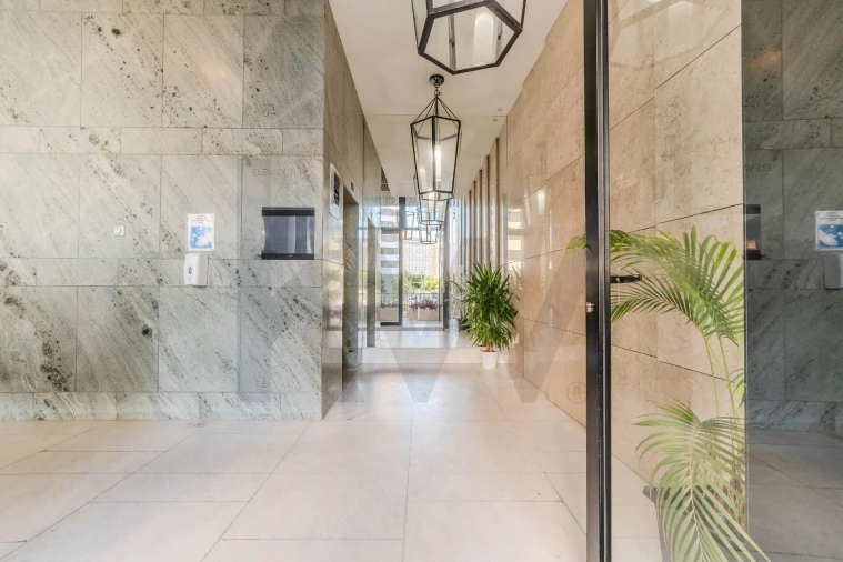 Apartamento T3 para Venda em Campolide Foto 48