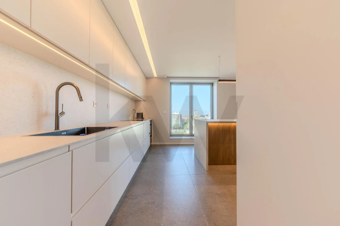 Apartamento T3 para Venda em Campolide Foto 11