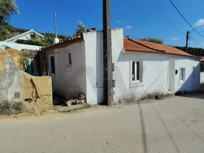 Moradia T3 para Venda em Maxial e Monte Redondo Foto 2