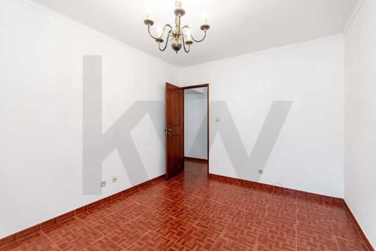 Apartamento T3 para Venda em Algueirão-Mem Martins Foto 16