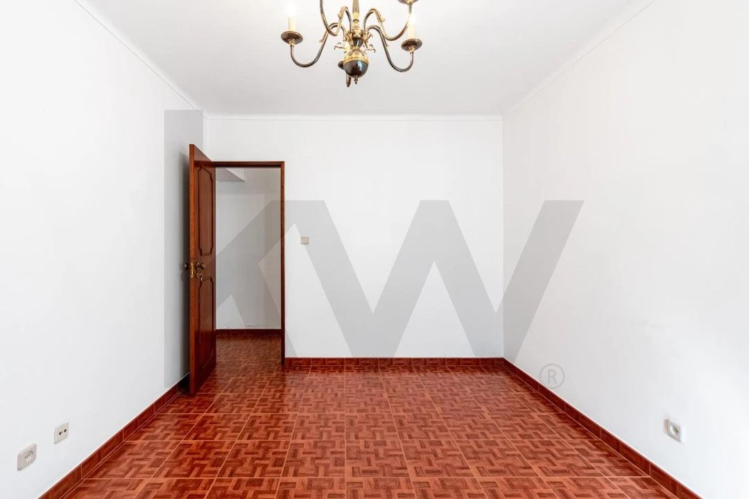 Apartamento T3 para Venda em Algueirão-Mem Martins Foto 17
