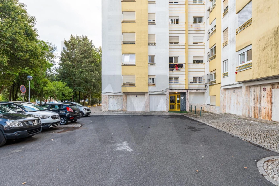 Apartamento T3 para Venda em Algueirão-Mem Martins Foto 35