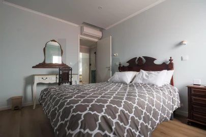 Moradia T8 para Venda em Ponta Delgada (São Sebastião)