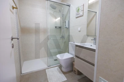 Moradia T8 para Venda em Ponta Delgada (São Sebastião)