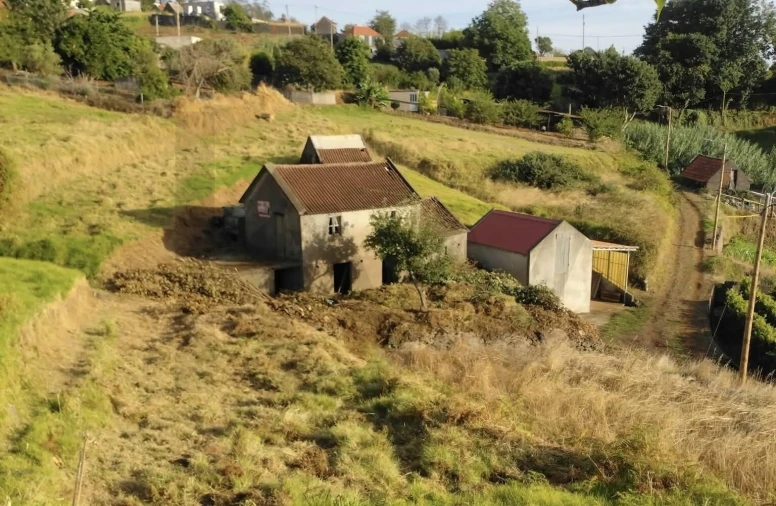 Moradia T2 para Venda em Fajã da Ovelha Foto 3