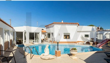 Quinta T9 para Venda em Vila de Sagres
