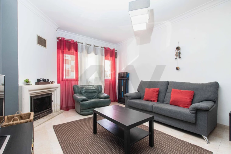 Apartamento T1 para Venda em Algueirão-Mem Martins Foto 13