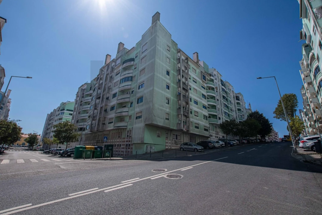 Apartamento T1 para Venda em Algueirão-Mem Martins Foto 4