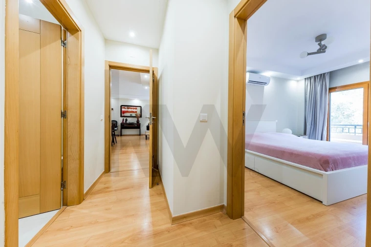 Apartamento T2 para Venda em Santo António dos Cavaleiros e Frielas Foto 17