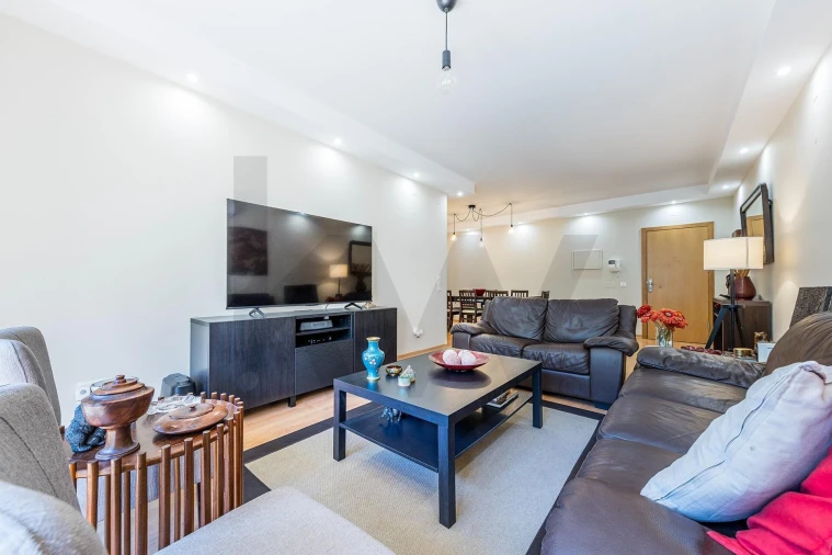 Apartamento T2 para Venda em Santo António dos Cavaleiros e Frielas Foto 3