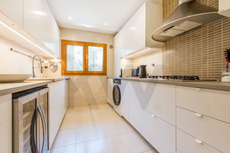 Apartamento T2 para Venda em Santo António dos Cavaleiros e Frielas Foto 14