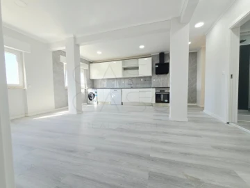 Apartamento T2 para Venda em Setubal (São Sebastião)