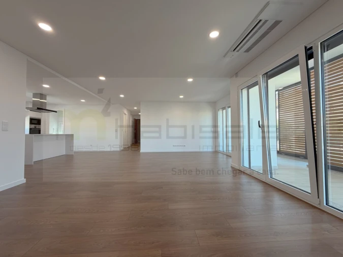Apartamento T3 para Venda em Alcabideche Foto 3