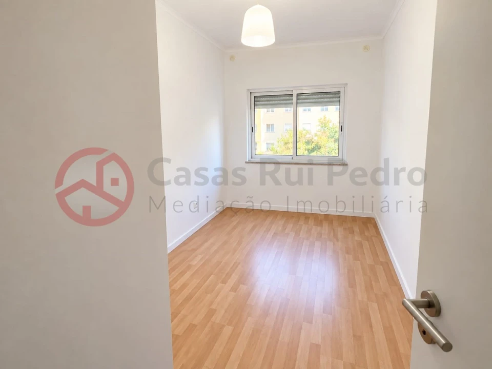 Apartamento T2 para Venda em Barreiro e Lavradio Foto 7