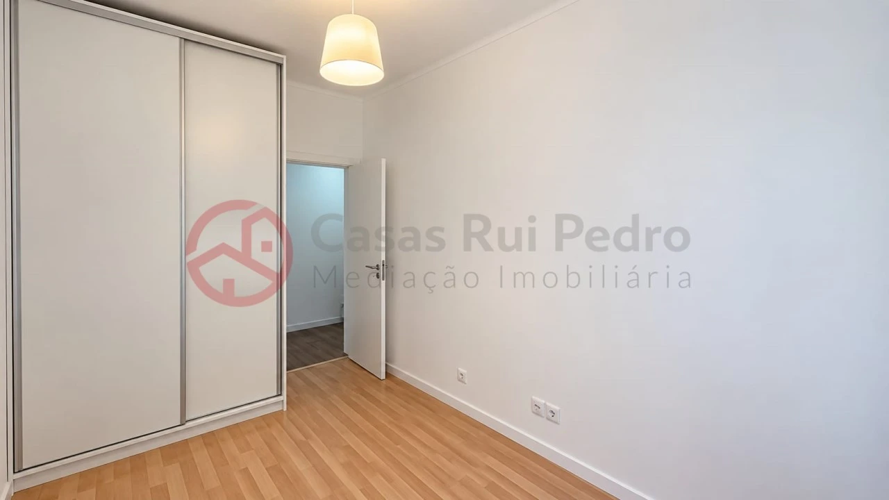 Apartamento T2 para Venda em Barreiro e Lavradio Foto 8