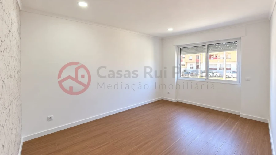 Apartamento T2 para Venda em Barreiro e Lavradio Foto 2