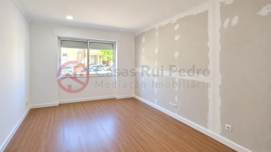 Apartamento T2 para Venda em Barreiro e Lavradio Foto 4