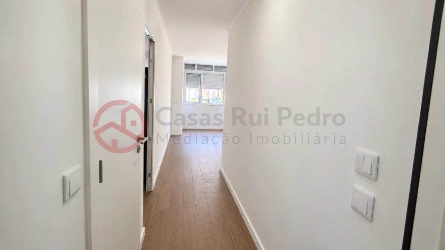 Apartamento T2 para Venda em Barreiro e Lavradio Foto 13