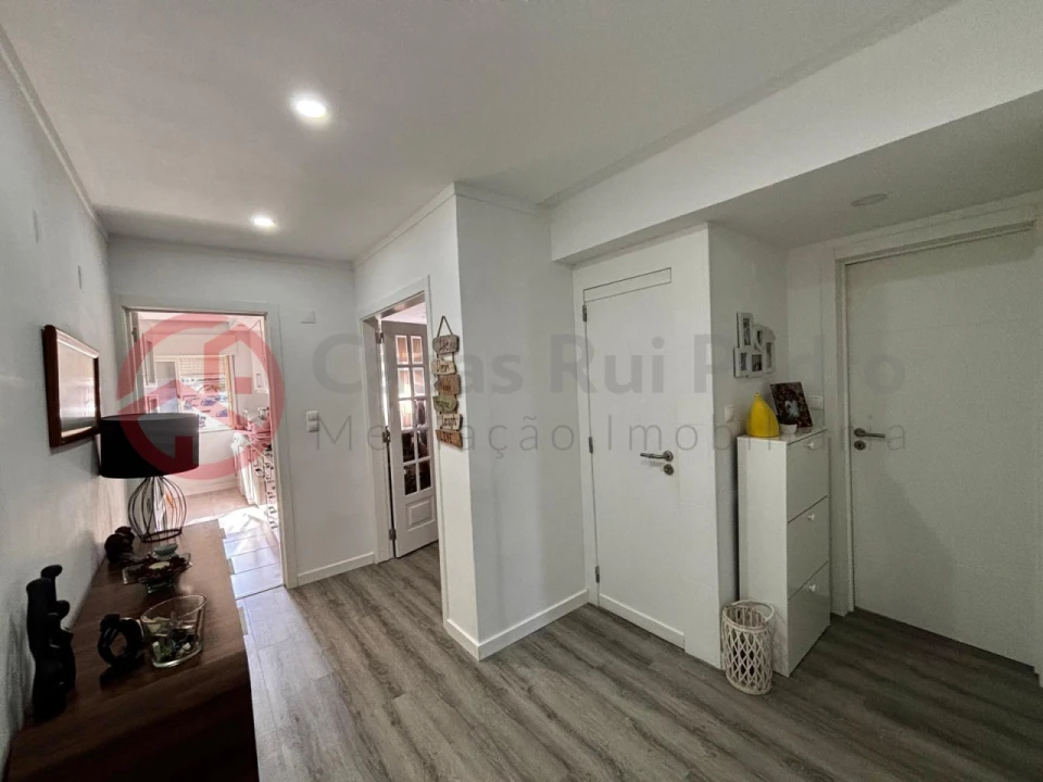 Apartamento T2 para Venda em Corroios Foto 18
