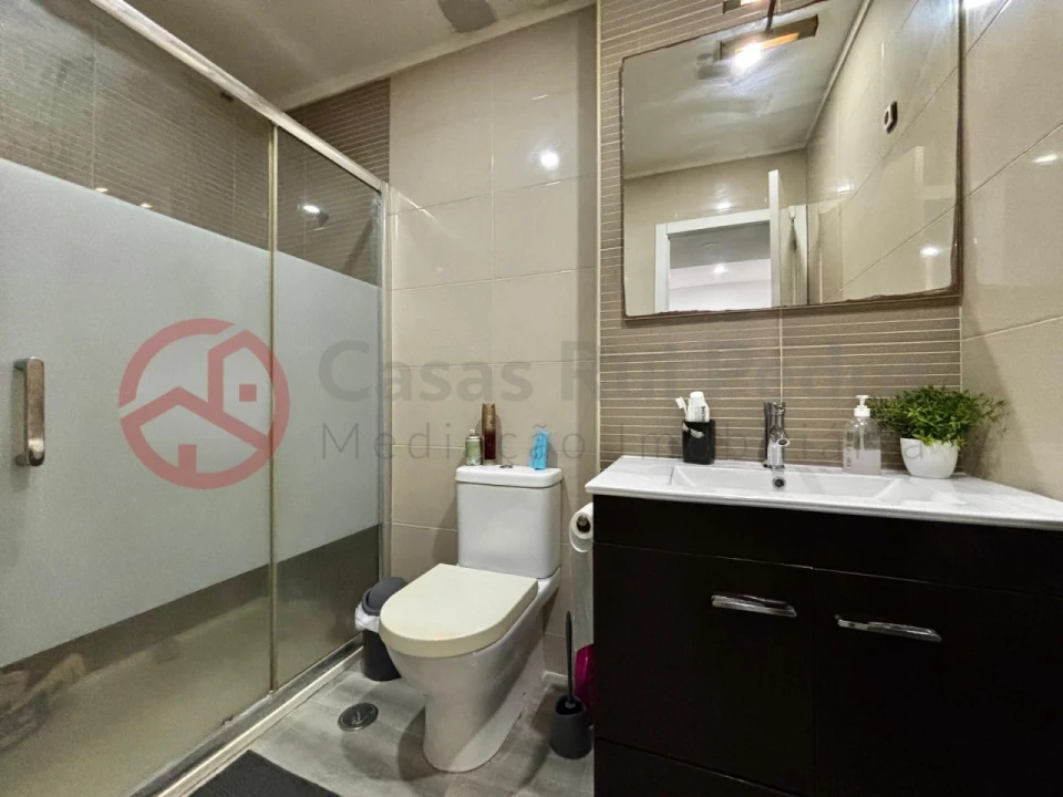 Apartamento T2 para Venda em Corroios Foto 19