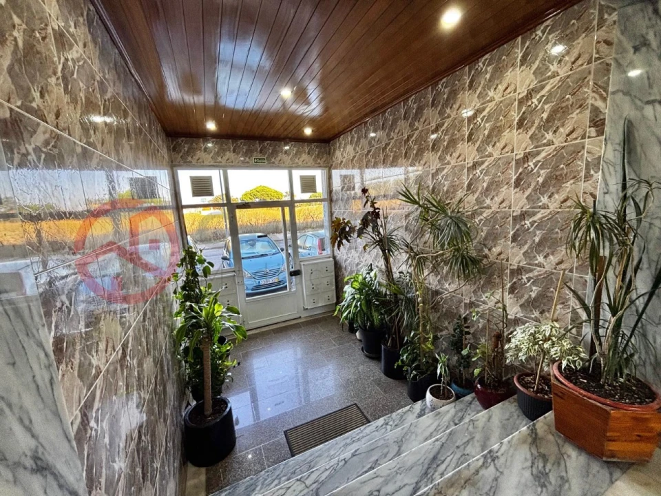 Apartamento T2 para Venda em Corroios Foto 20